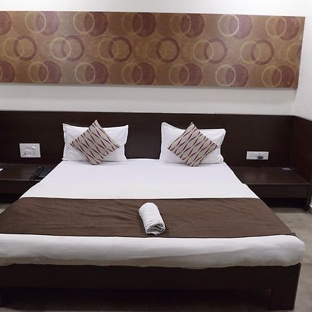 Hotel Palm View Residency Vadodara Dış mekan fotoğraf