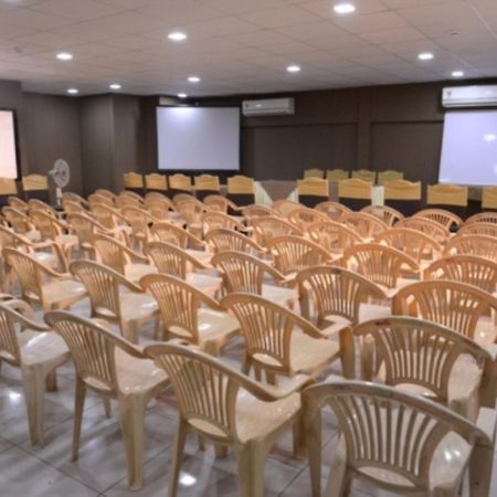 Hotel Palm View Residency Vadodara Dış mekan fotoğraf