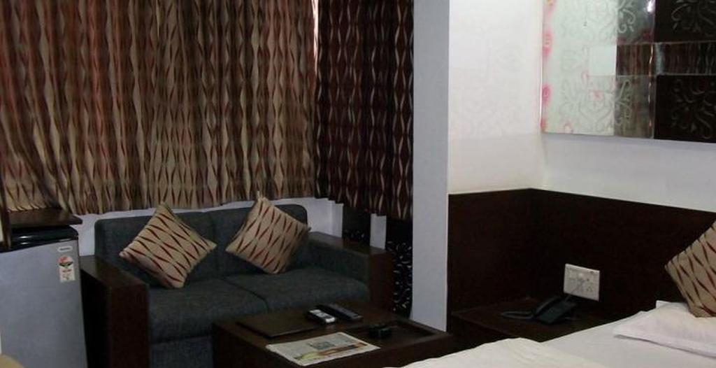 Hotel Palm View Residency Vadodara Dış mekan fotoğraf